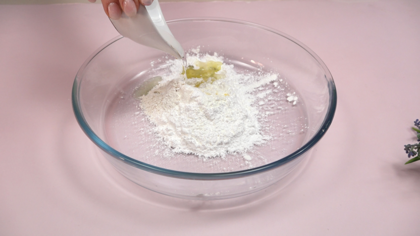Ajout de bétaïne de coco au mélange liquide