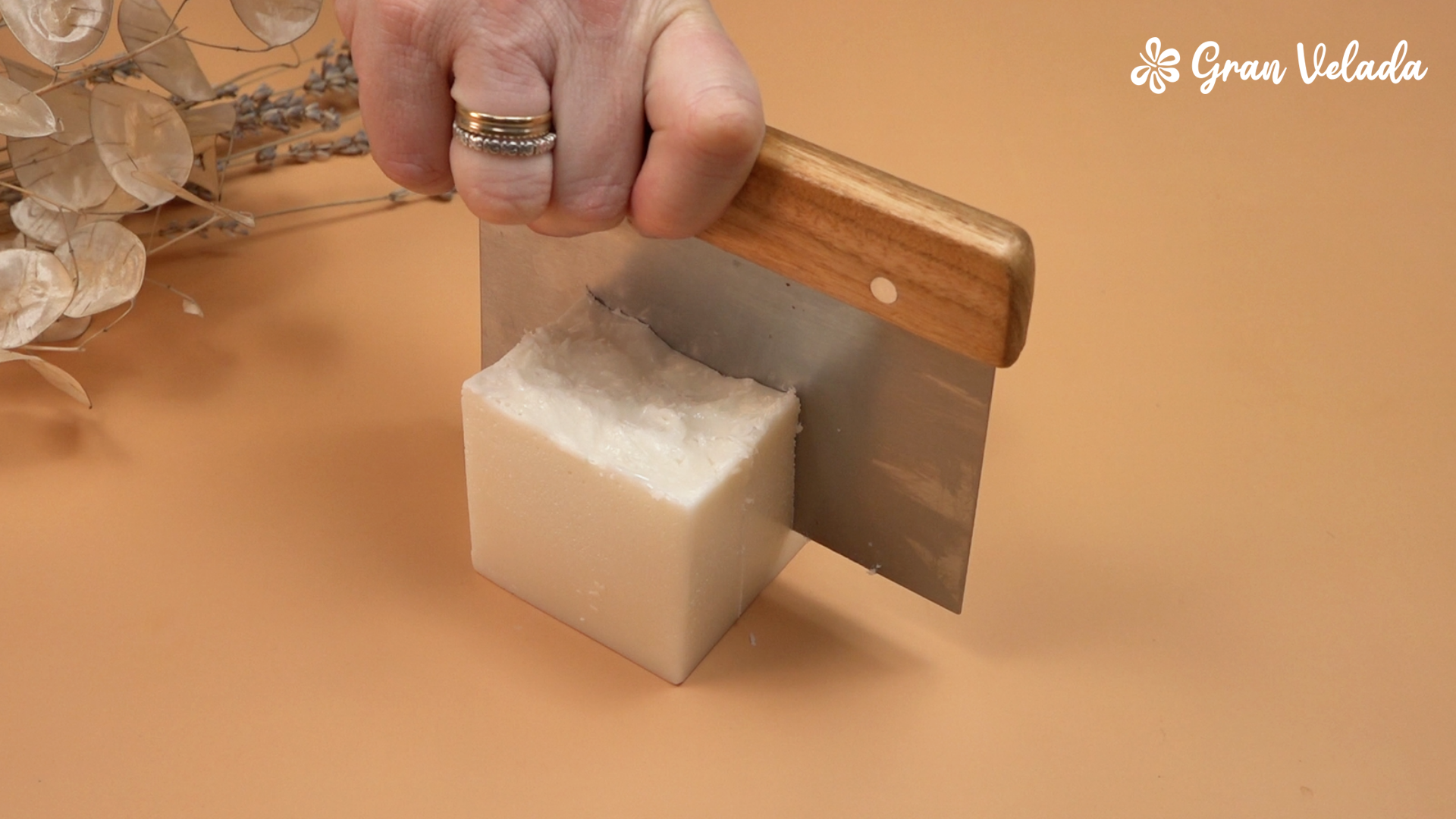Découpe du savon en pains